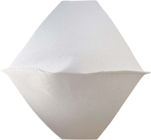 En hvit, tredimensjonal geometrisk form med spiss topp og bred bunn, ligner en diamant eller pyramid.