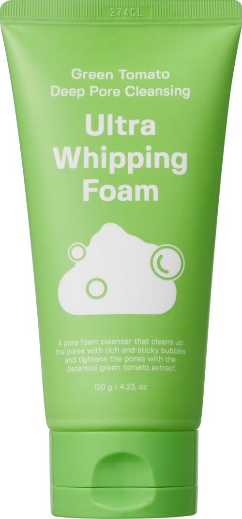 En grön tub med vitt text som främjar djup rengöring av porer med grönt te, kallad Ultra Whipping Foam.
