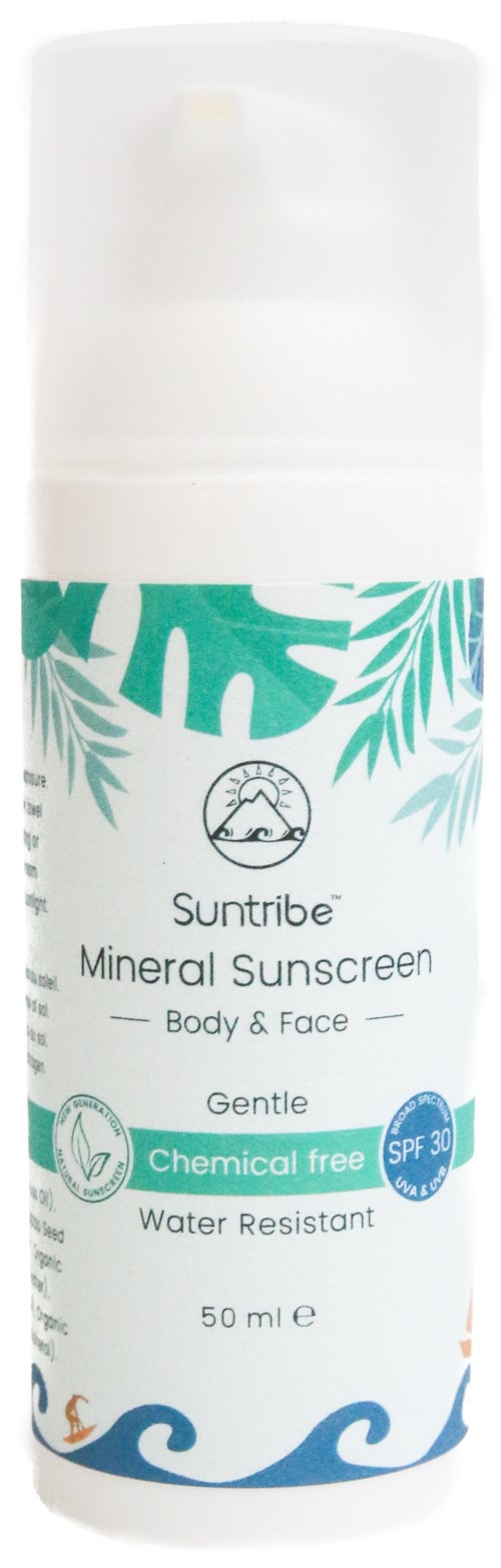 Flaska med mineral solkräm för kropp och ansikte, mild, vattentålig, kemikaliefri, SPF 30.