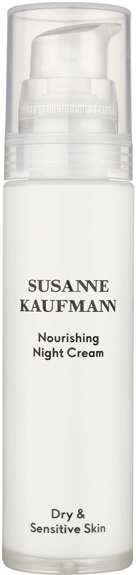 En vit flaska med pump märkt Susanne Kaufman Nourishing Night Cream för torr och känslig hud.