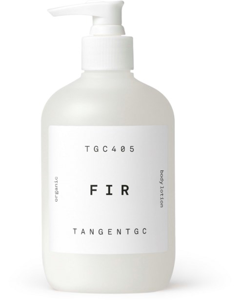 Een witte fles met pomp, label leest 'FIR' en 'TANGENTGC', waarschijnlijk een huidverzorgings- of lichaamslotion.