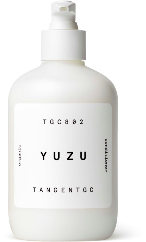 Hvit flaske med en etikett som har svart tekst, inkludert orden YUZU, TGC802 og TANGENTGC.