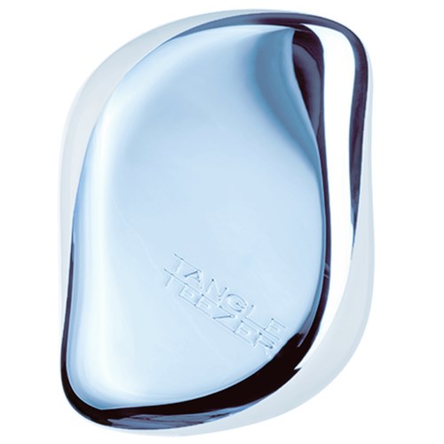 Ett glänsande, slätt, ovalformat föremål med metallisk yta, med Tangle Teezer-logotypen.