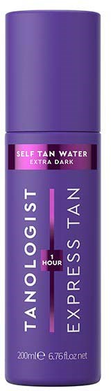 Ein lila Sprühflasche mit der Aufschrift 'TANLOGIST EXPRESS TAN' für Selbstbräuner, mit einem rosa Etikett 'SELF TAN WATER EXTRA DARK.'