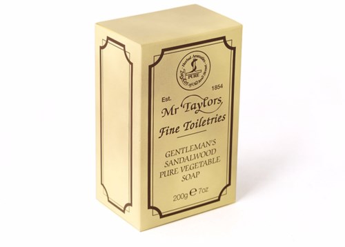 Mr. Taylors miesten saippuapakkaus, sandalwood-tuoksu, 200g, kermansävyisessä laatikossa.
