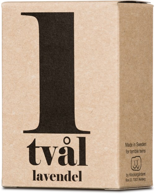 En såpeboks med stor svart "L" og orden "tvål lavendel" for lavendelsåpe, laget i Sverige.