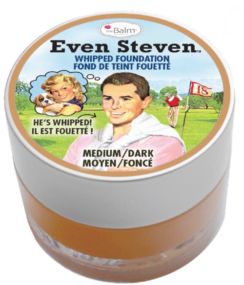 Make-up container met cartoon man en vrouw, golf scene en tekst over het product, dat medium/donker tint is.