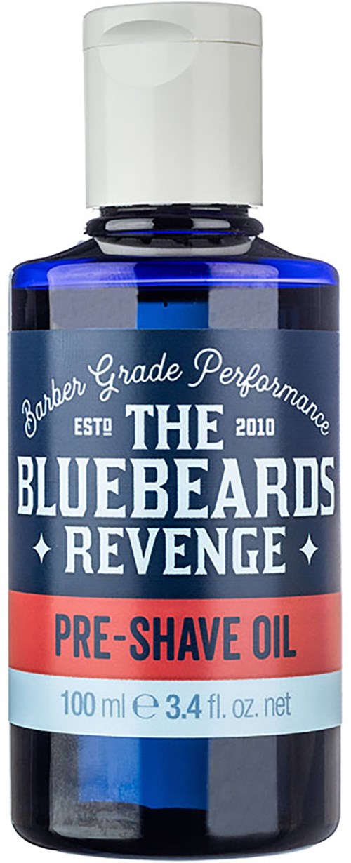 Blå flaska för förskärolja märkt 'The Bluebeards Revenge' med vit topp.