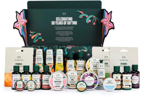 25-vuotisjuhlaa juhlistava ihonhoitosetti, sisältää voiteita, öljyjä ja lotions-etikettejä ja pakkauksia.