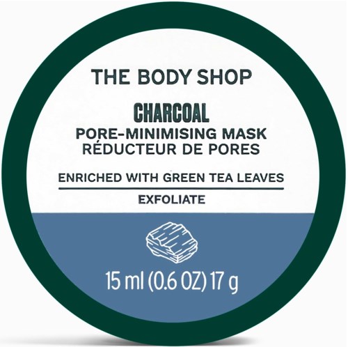 Etikett för en ansiktsmask med träkol, grönt te och pore-minimerande ingredienser, 15 ml storlek, från The Body Shop.