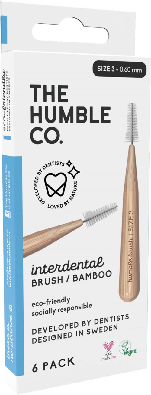Pakket met zes bamboe interdentalborstels. De borstels zijn klein, met dunne draadkoppen, ontworpen voor schoonmaken tussen tanden.
