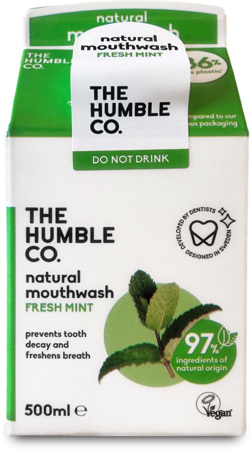 Groen en wit doosje van natuurlijke mondwater met munt, toont logo, ingrediënten en vegetarisch symbool.