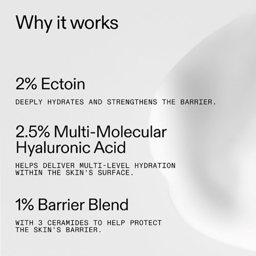 En hudpleieproduktbeskrivelse som forklarer hvordan den fungerer med ingredienser for hydrering og beskyttelse av hudbarrieren.