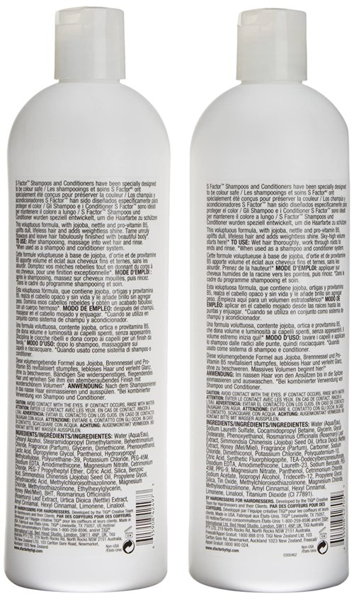 Två vita flaskor med svarta texter, troligen schampo och balsam, placerade bredvid varandra.
