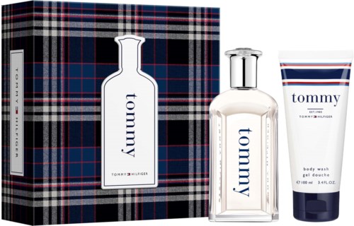 Tommy Hilfiger parfygåvoset med en vit flaska och kroppstvätt, i en rutig ask.