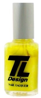 Ljusgul nagellackflaska med svart text som säger "TL Design".