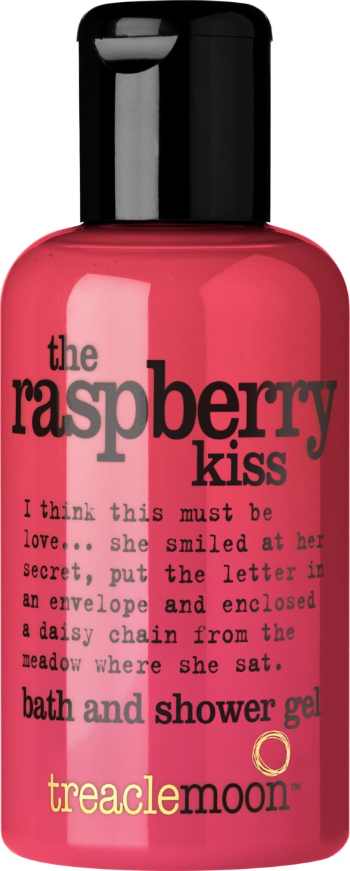 En rosa flaska med texten 'the raspberry kiss', en bad- och duschgel med körsbärsdesign, och text om kärlek och hemligheter.