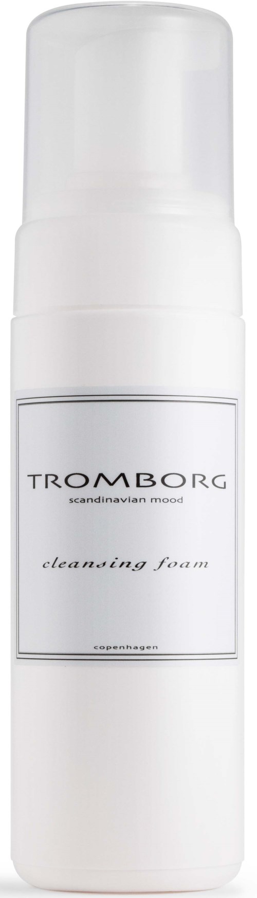En hvid flaske med pumpe, mærket 'TROMBORG cleansing foam' og 'scandinavian mood'.