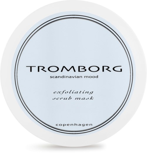 En rund beholder mærket Tromborg, skandinavisk stemning eksfolierende scrubmaske, med sort tekst på en lyseblå baggrund.