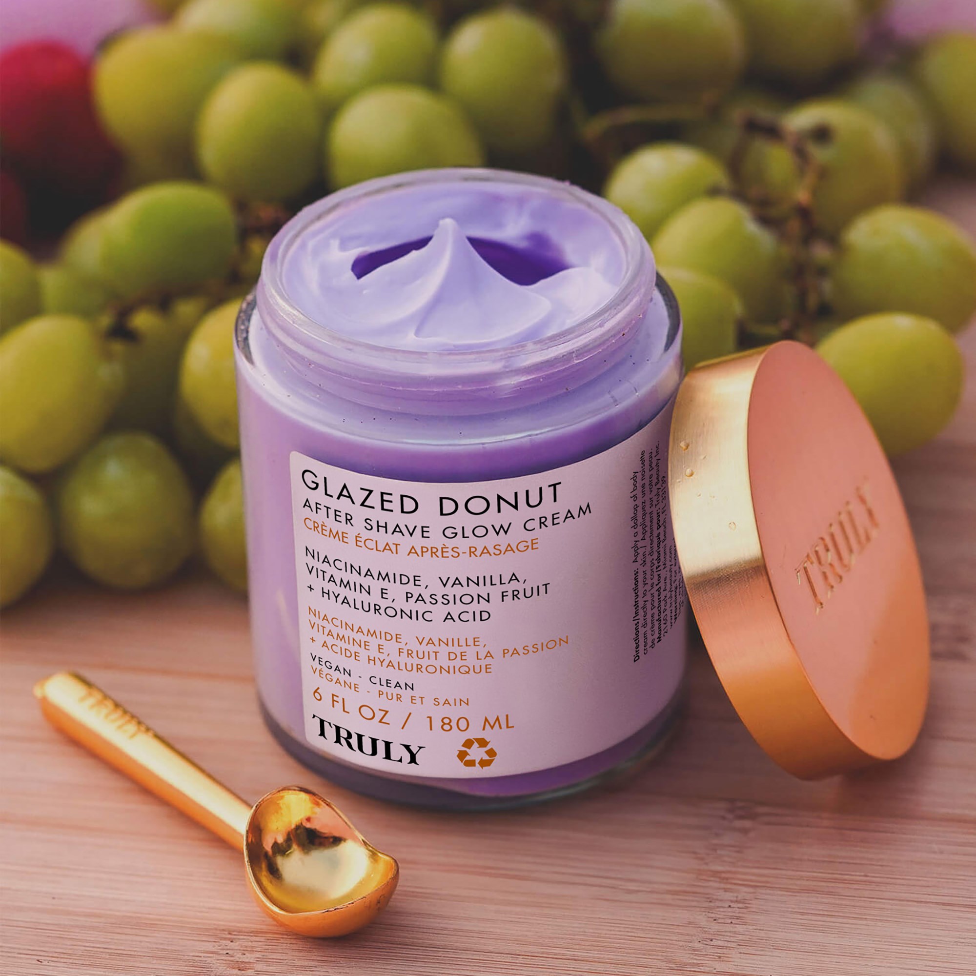 Truly Glazed Donut After Shave Glow Cream 180 ml (obrázok 3)