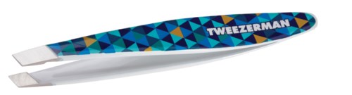 Ett par pincetter med ett blått, geometriskt mönstrat handtag och ordet "TweezerMan" på.