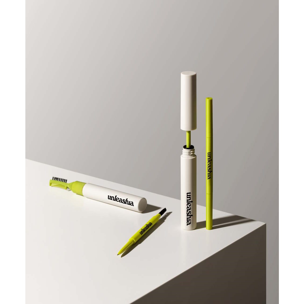 Unleashia Shaper Defining Eyebrow Pencil N°2 Kraft Brown (obrázok 7)