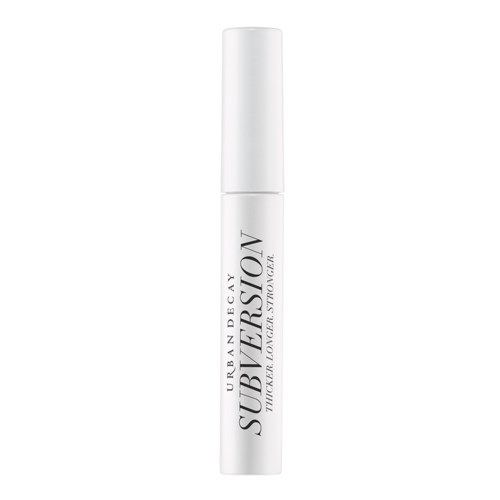 Ein weißer Tubus mit schwarzem Text, gekennzeichnet als Urban Decay Subversion, eine Wimpernprimer.