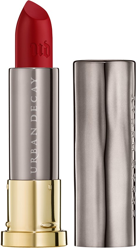 Roter Lippenstift in einem eleganten Silber- und Goldgehäuse, mit entfernskremm, zeigt den Lippenstift. Die Marke ist Urban Decay.