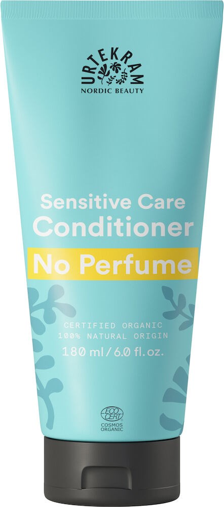 En lyseblå tube mærket 'Sensitive Care Conditioner No Perfume' med små bladgrafik og økologiske certificeringssymboler.