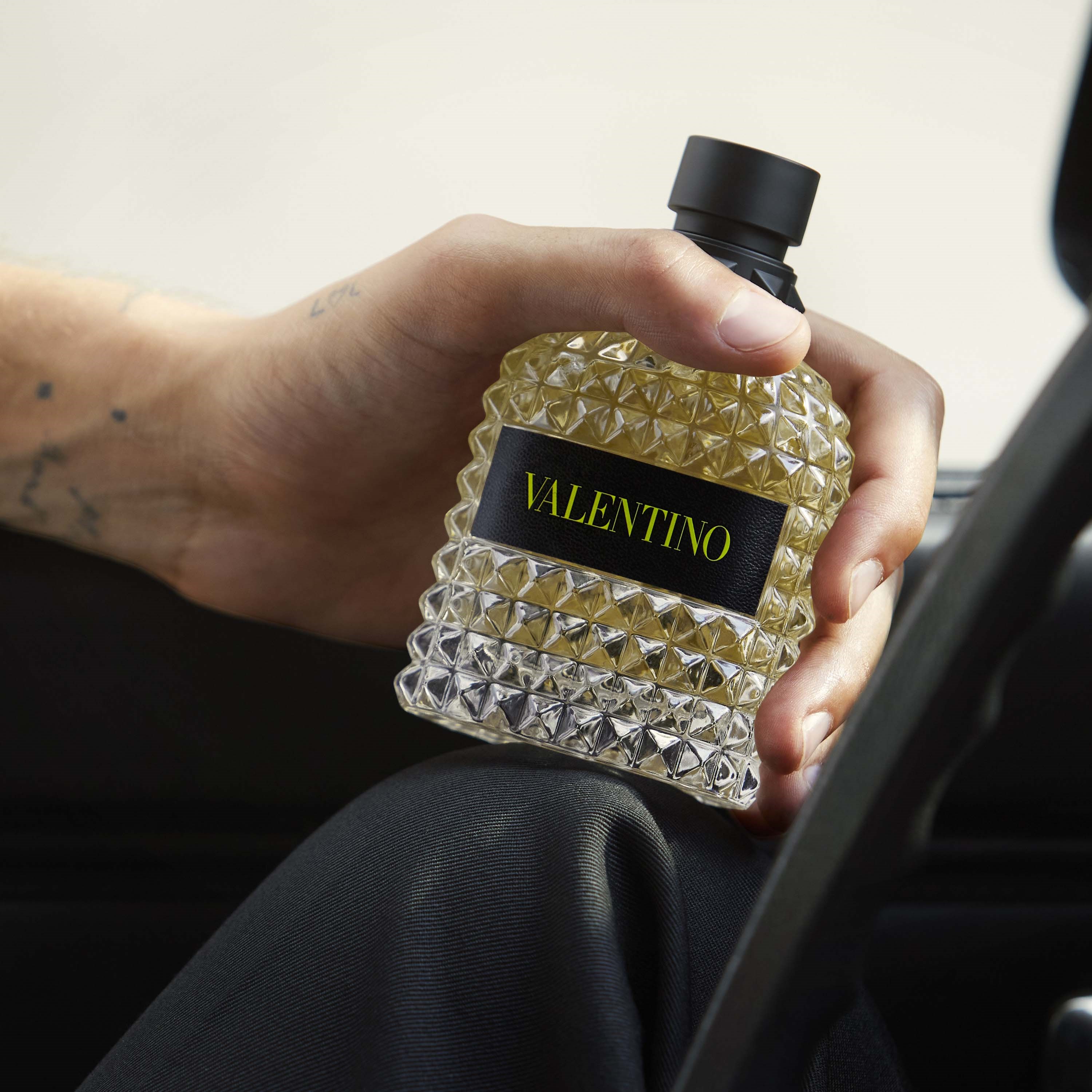 Valentino Born in Roma Uomo Yellow Dream Eau de Toilette 50 ml (obrázok 10)