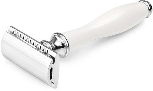 En säkerhetsrakhyvel med vit handtag och silver rakhuvud.