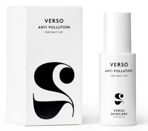 En vit flaska och box märkt Verso Anti Pollution för dagligt bruk, med svartvitt abstrakt design.