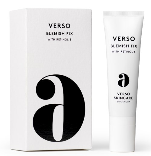 En hudvårdsprodukt som heter Verso Blemish Fix med Retinol 8, visad med sin förpackning och tub.
