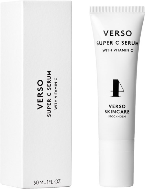 Weiße Schachtel und Tube mit der Aufschrift 'VERSO Super C Serum mit Vitamin C' von VERSO Hautpflege.