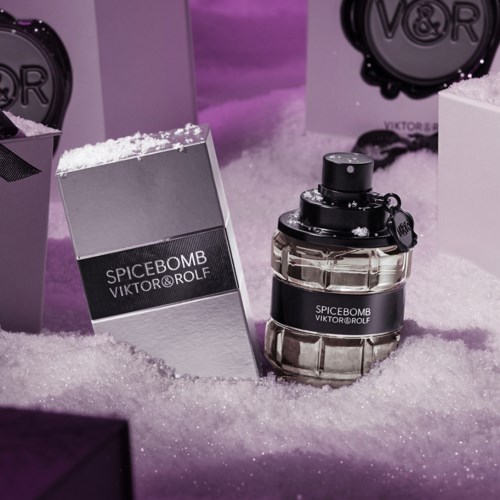 Viktor Rolf Spicebomb Eau De Toilette Gift Set Lyko Com Viktor Rolf Spicebomb Eau De Toilette Gift Set Lyko Com