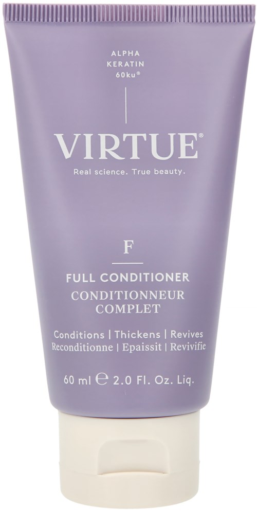En lavendelfarget tube merket Virtue Full Conditioner, inneholder 60 ml, for hårpleie og tykkere hår.