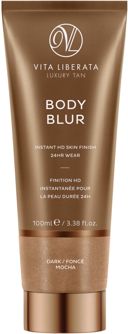 Dark mocha-färgad tub med Vita Liberata Body Blur för snabb hudfinish och 24 timmars hållbarhet.
