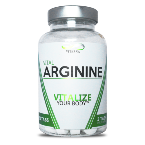 Flaske med arginin-tilskudd med etikett som sier "VITALIZE YOUR BODY" og "2 TABS PER SERVING."