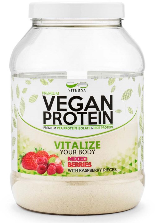 Pojemnik na wegański protein z mieszanymi jagodami i kawałkami malin, wyświetla nazwę produktu i markę.