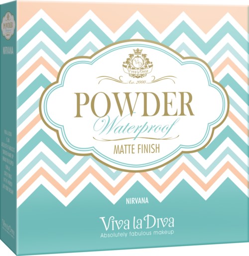 Pakning med zigzag-mønster i blått, rosa og hvitt, gullfarget tekst, og en vapenlogo for vanntett mattpudder.