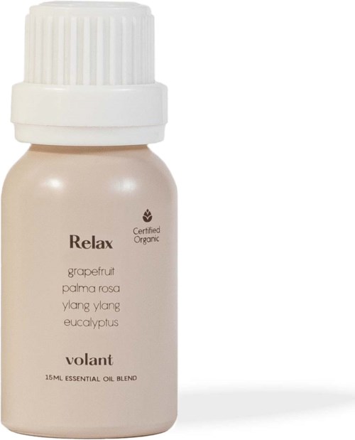 Pieni pullo, jossa lukee "Relax", sisältää organic essential oliiveja greipin, rosa palm, ylang ylang ja eukalyptus tuoksuilla.
