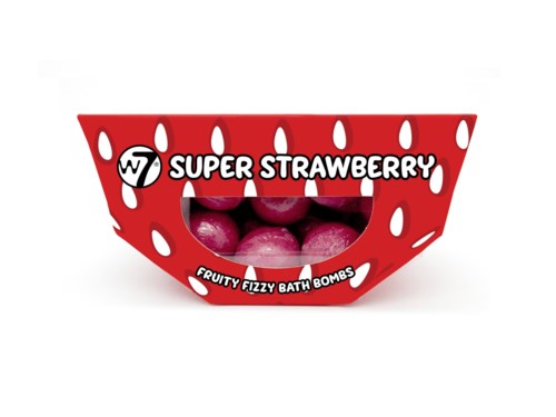 Punainen mansikkamuotoinen säiliö, jossa on reikiä, sisältäen pinkkejä kylpytynnyreitä. Teksti sanoo "Super Strawberry."