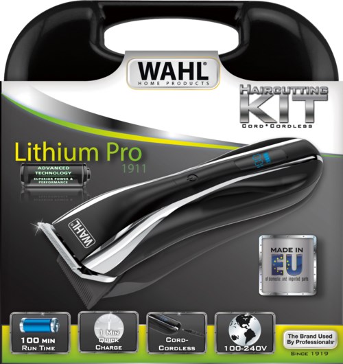 En Wahl Lithium Pro hårklippare i svart och silver, med laddare och märkesnamn för professionellt bruk.