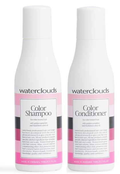 Twee witte flessen waterclouds haarverzorgingsproducten, één voor shampoo en één voor conditioner, met roze accenten.