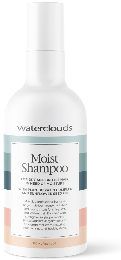 Hvid shampoo-flaske med blå og pink etiketter, mærket Waterclouds Moist Shampoo til skrøbeligt hår, 250 ml.