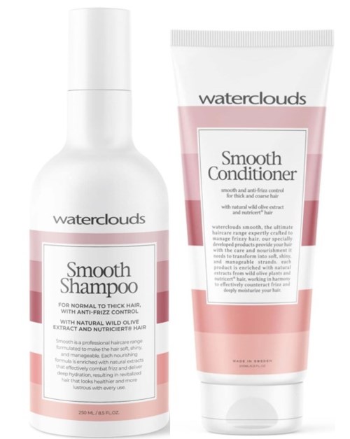 To hårpleieprodukter, en sjampo og balsam, i hvite flasker med rosa merker fra Waterclouds.