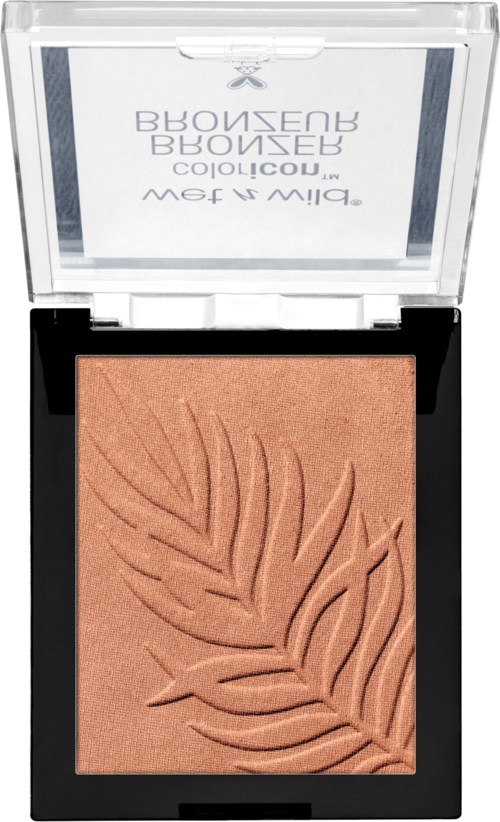Ein gepresstes Make-up-Puder mit einem eingeprägten Blattmuster im durchsichtigen Kunststoff-Behälter.