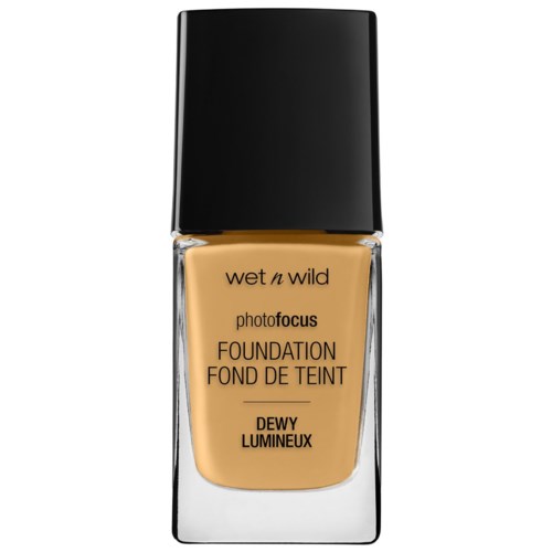 Butelka podkładu Wet n Wild z czarną zakrętką i beżową płynem.