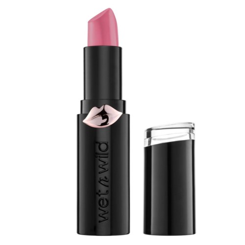 Rosa Lippenstift in schwarzem Röhrchen, mit Kussmarke auf der Seite.