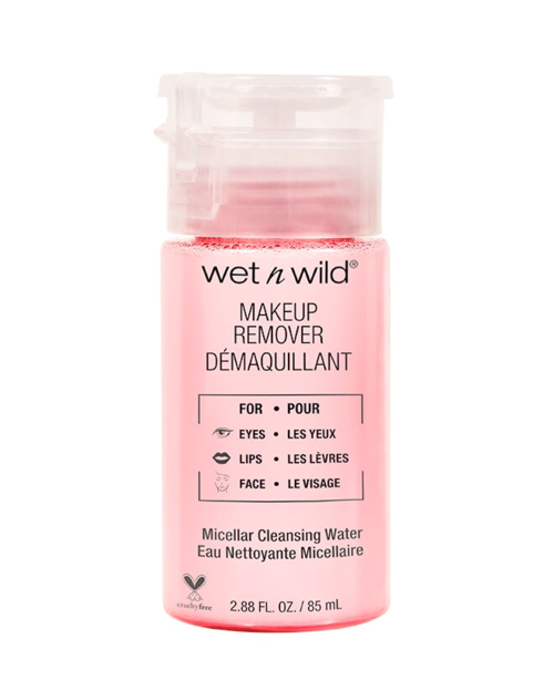 Liten rosa flaska med Wet n Wild makeup-remover för ögon, läppar och ansikte, med rengöringsvatten.